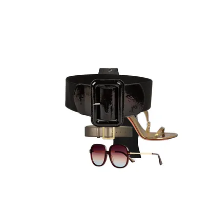 Vintage Glam Daywear Outfit with Bold Accessories